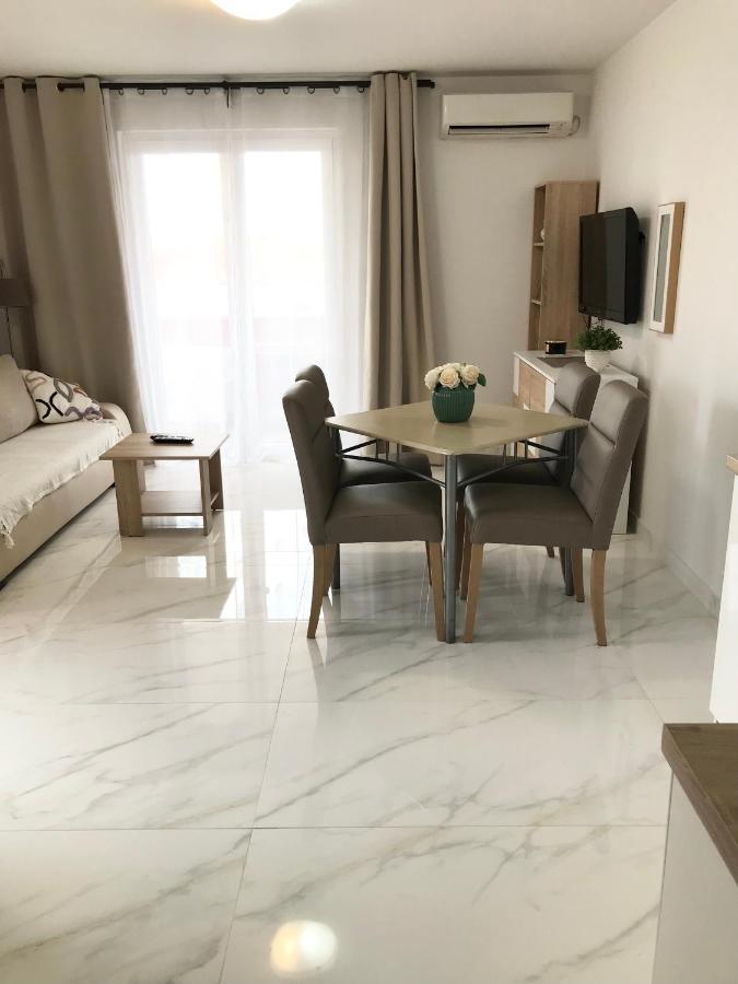 Apartments Mare Punat Bagian luar foto