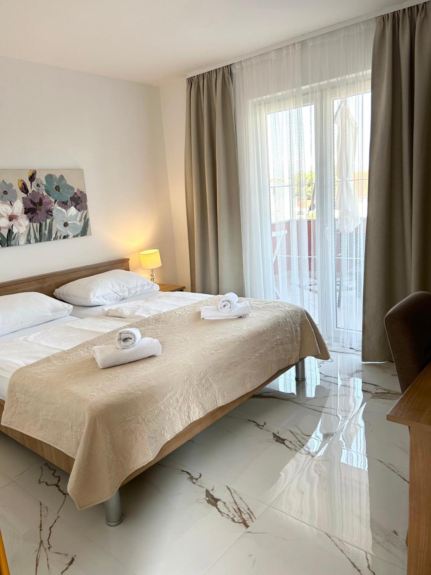 Apartments Mare Punat Bagian luar foto