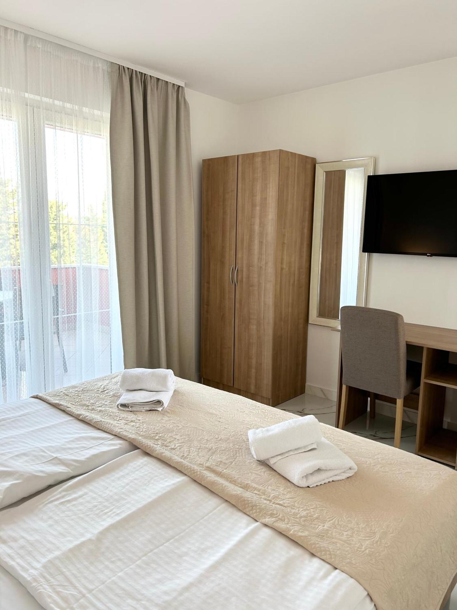 Apartments Mare Punat Bagian luar foto